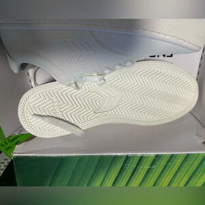 Cariuma Naioca canvas skate